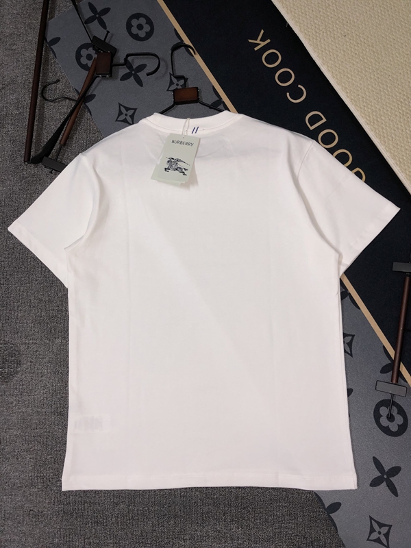 ブランドTシャツ着用イメージ